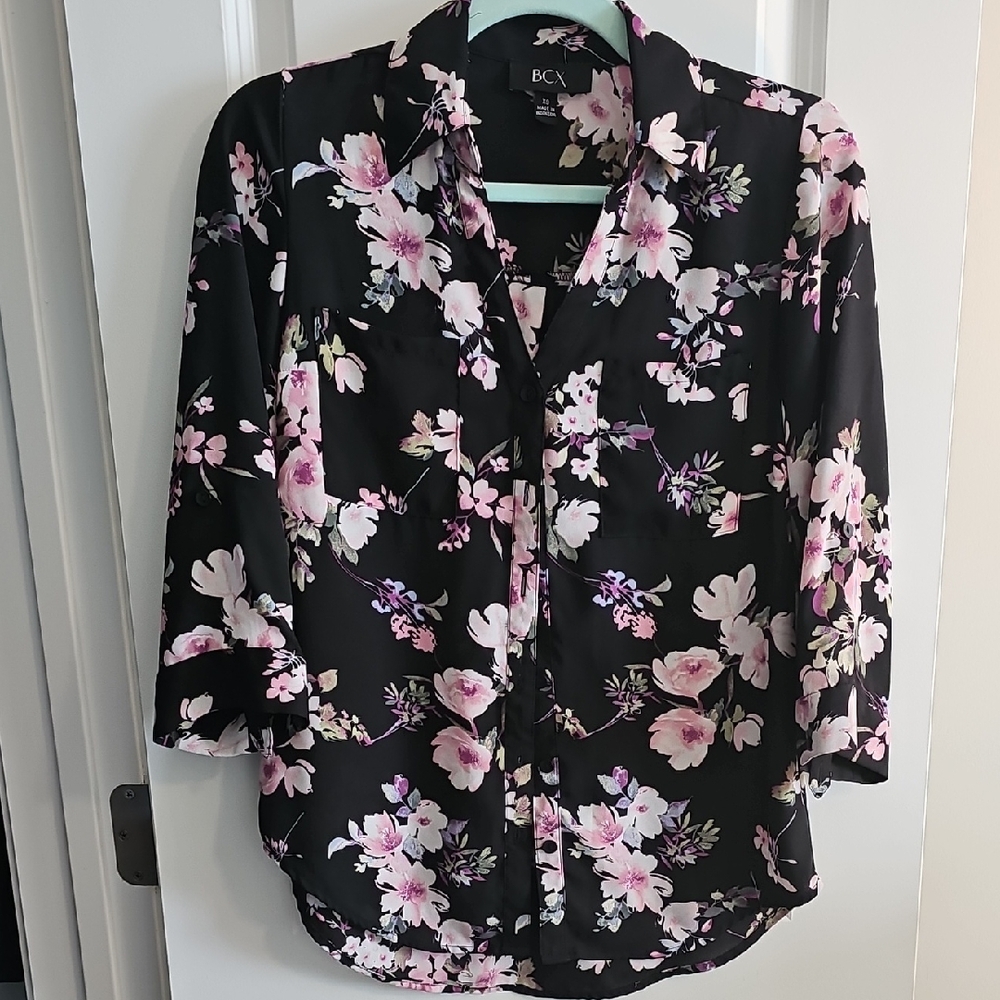 BCX Women's Black Floral Button Down Shirt